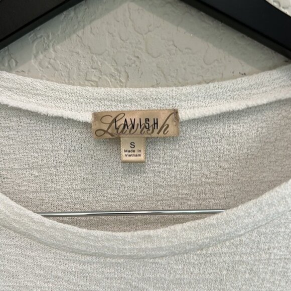 Lavish Botique knit white top in Small - Picture 6 of 9